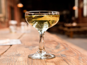 Boisson au miel produite localement près de Grenoble - Marché fermier de Varces
