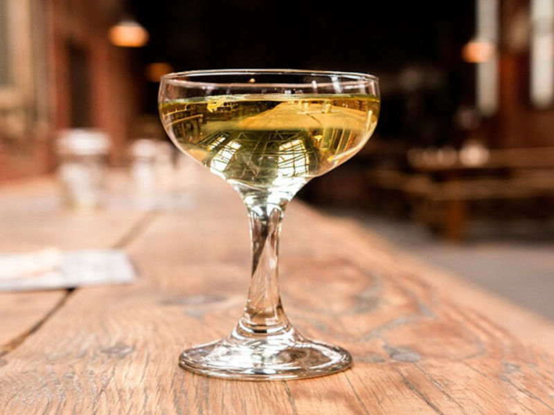 Boisson au miel produite localement près de Grenoble - Marché fermier de Varces